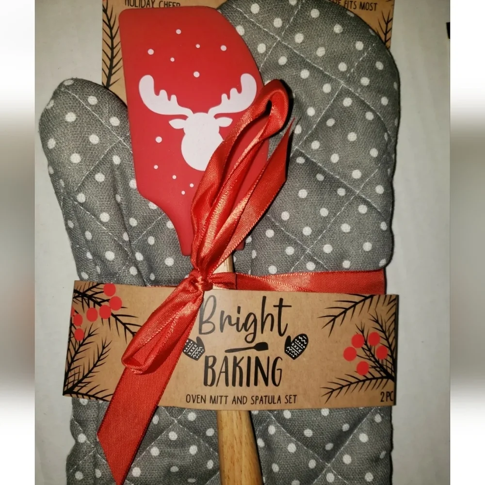 : * Bright Baking Holiday christmas 2pc Oven Mitt and Spatula Set winter deer